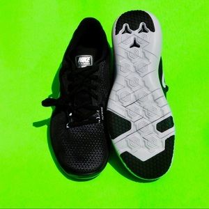 Nike women’s running shoe size 8